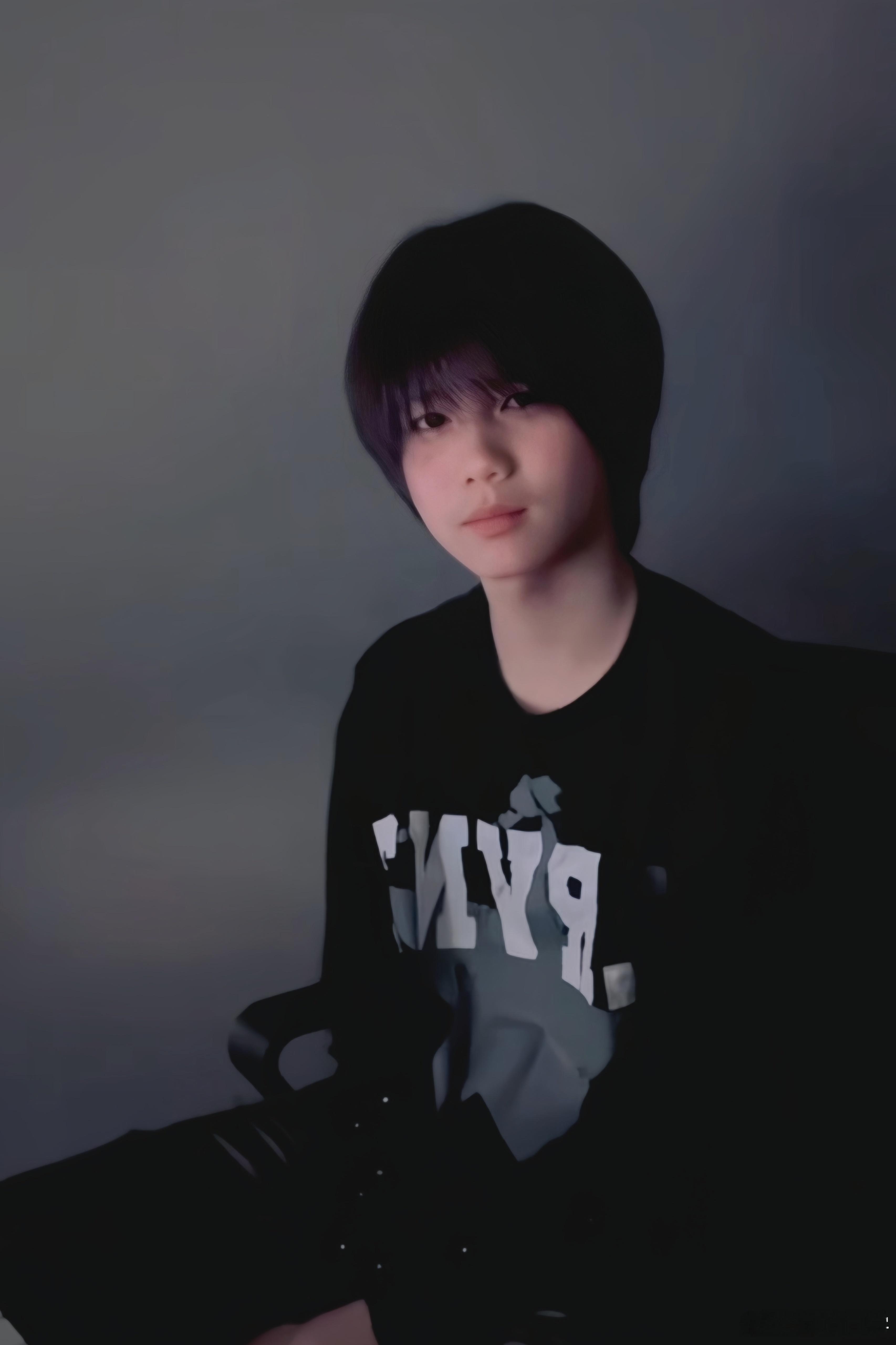 YOLK新专辑开篇YOLK新歌MV完整版上线一路追着他的翻唱作品过来，如今迎来原