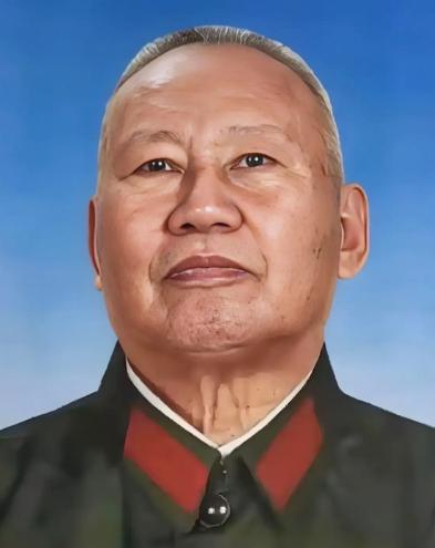原空军副司令张积慧，1978年突遭撤职隔离，被关了2年后，转业到成都420厂做副