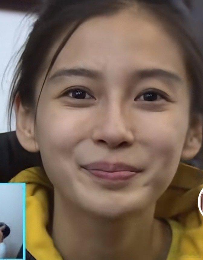 baby这够素吧，她参加综艺真的没啥包袱，可能是真的美人家有这个底气！讲真，大眼