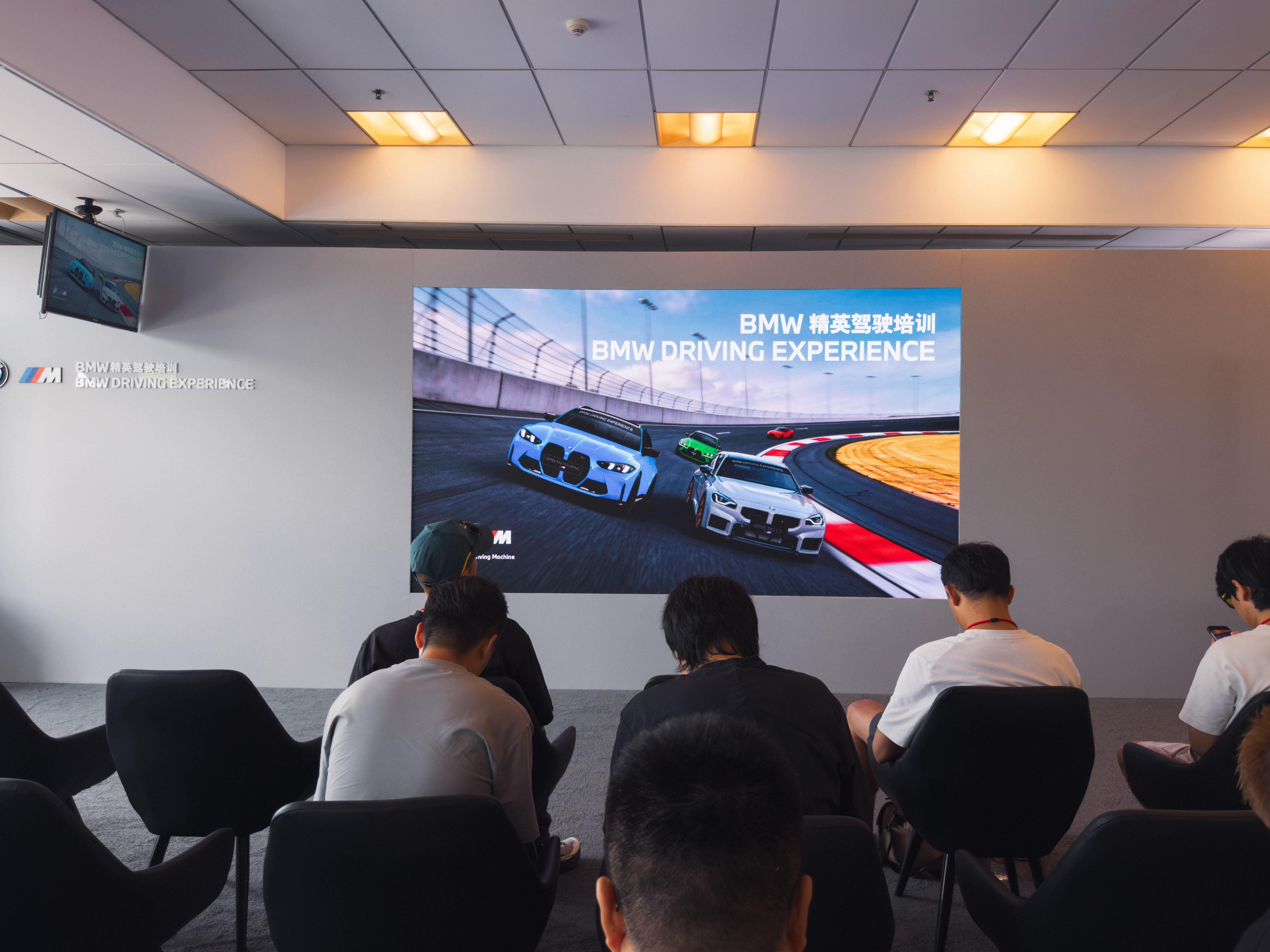 早起的人儿，有M2 CS 和 M3 Touring 开你的下一台车 上海