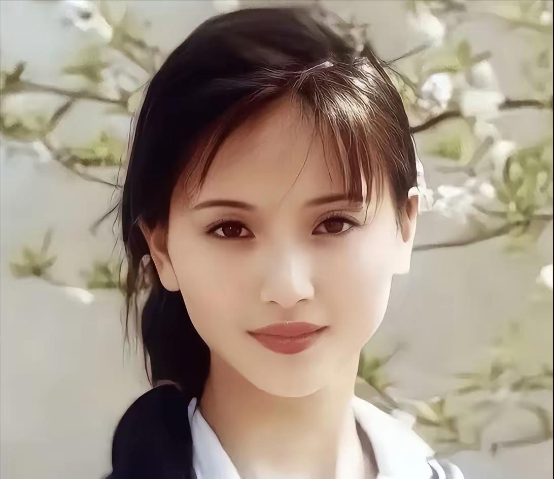 侯勇回忆1992年春晚初见陶慧敏：惊为天人
 
演员侯勇说："1992年，在央视
