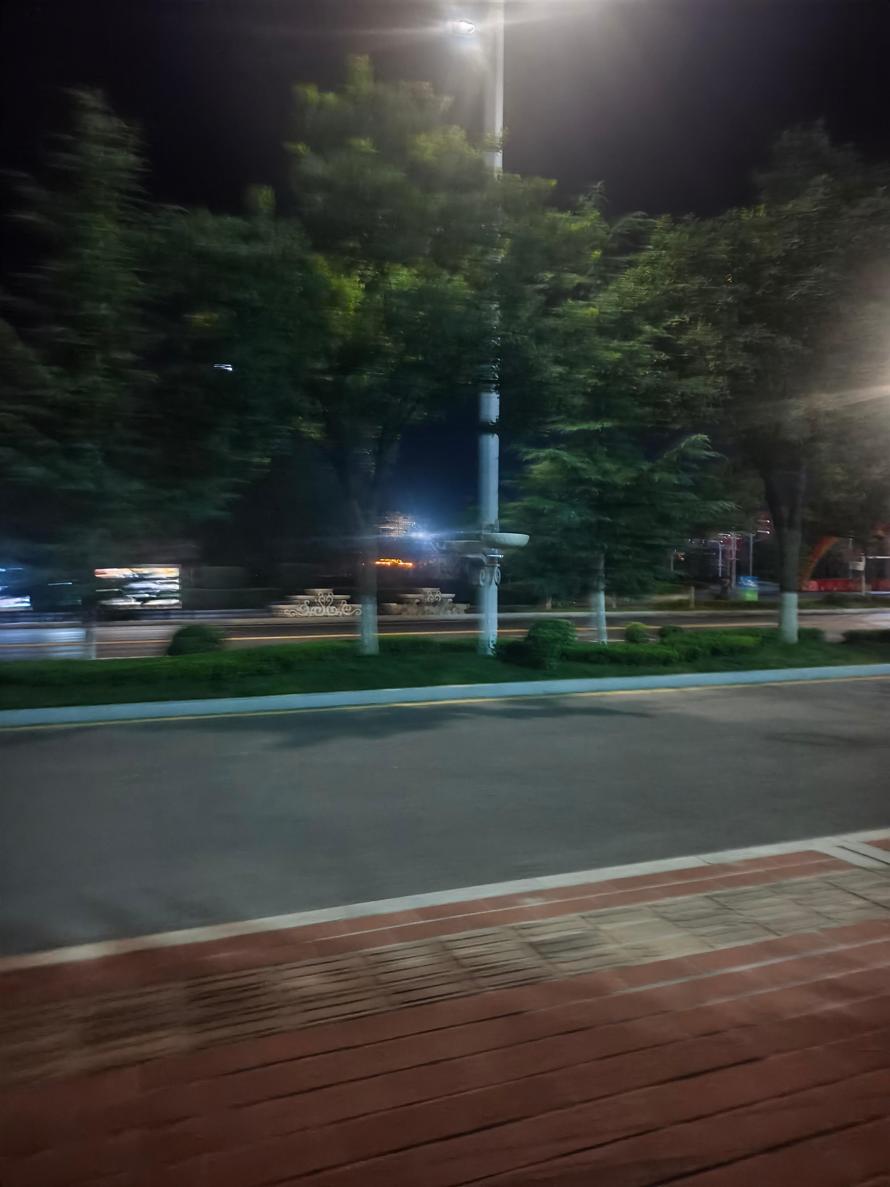 今天刷到一个痘印，打工人天亮下班真是一种奢侈