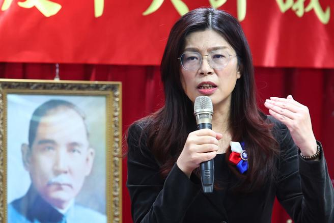 卓荣泰污蔑郑丽文有独裁心态

国民党主席郑丽文日前接受外媒访问时称“普京不是独裁