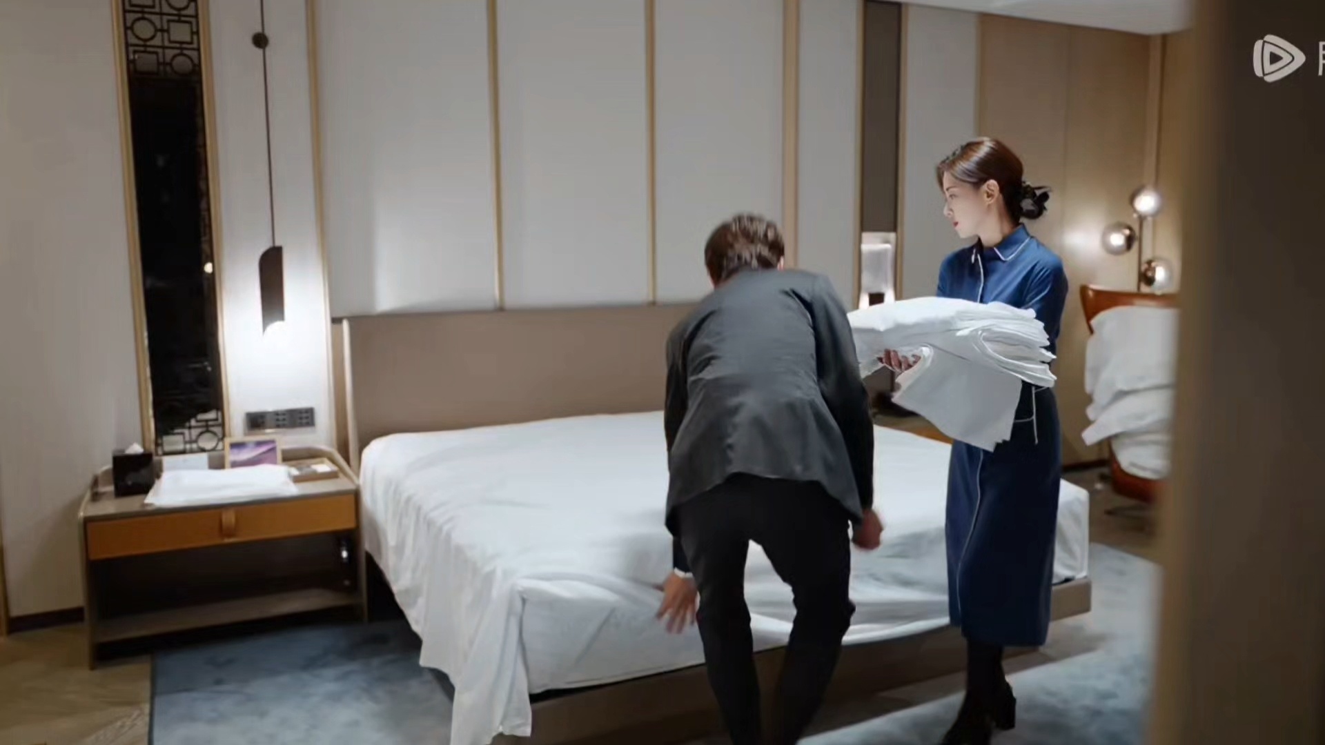 钟汉良这铺床技能🐮弹幕说是极速前进里练出来的哈哈哈......蜜语纪