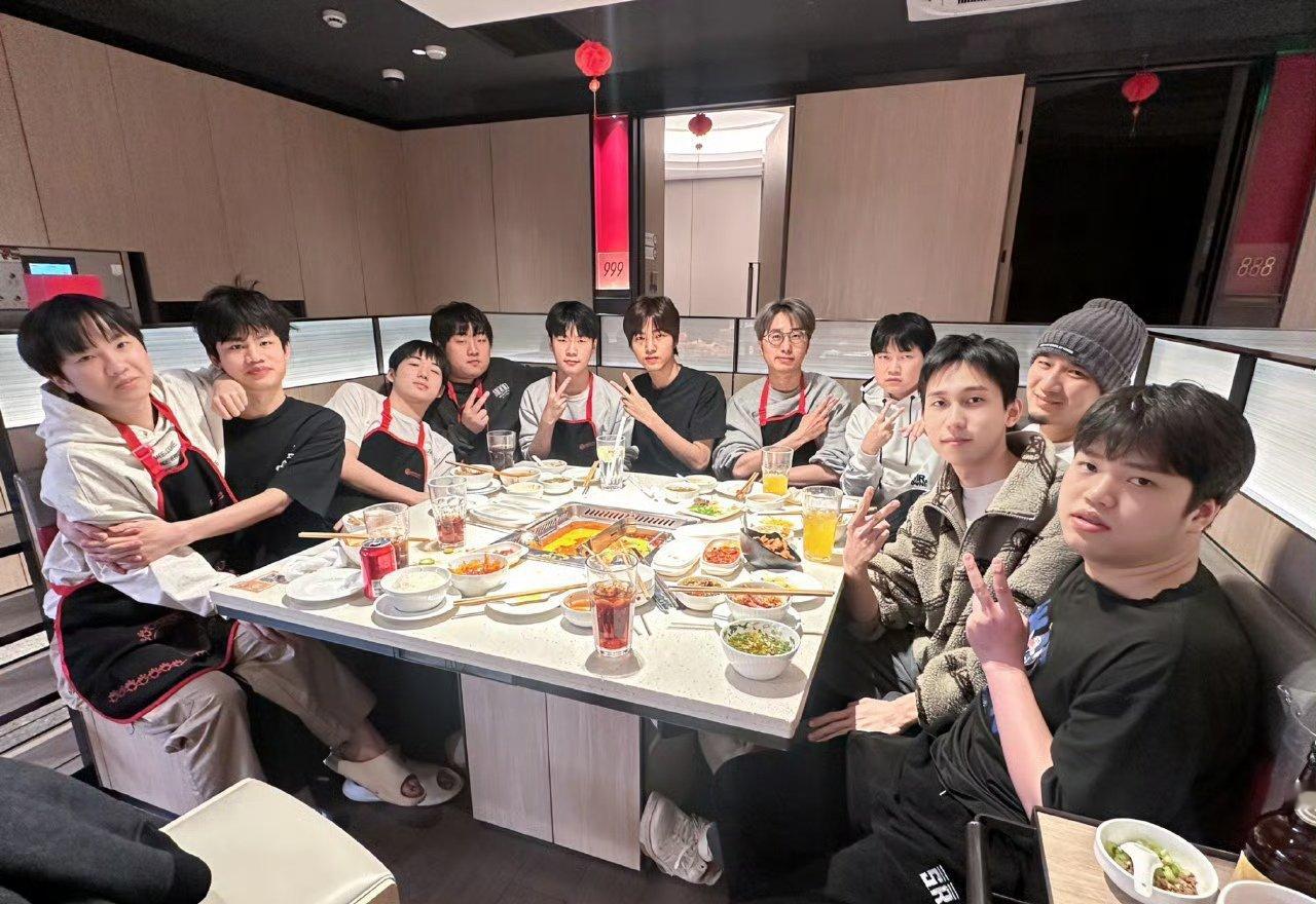 [笑哈哈][笑哈哈]这一刻仿佛明白了为什么说DYG强就强在粉丝强...#DYG主