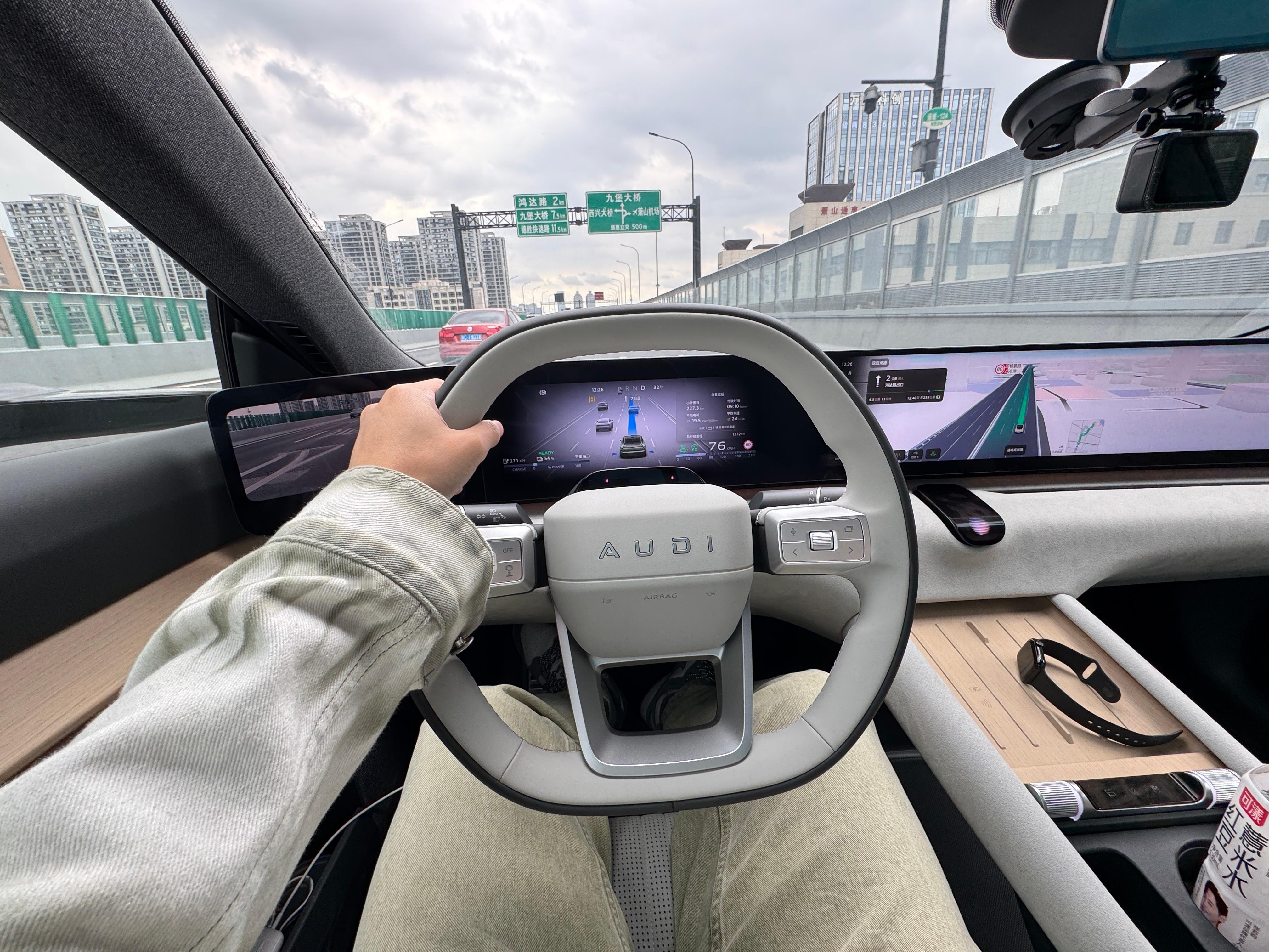 之前一直不是很看好这辆车，直到昨天开完奥迪E5 Sportback 终于懂了，电