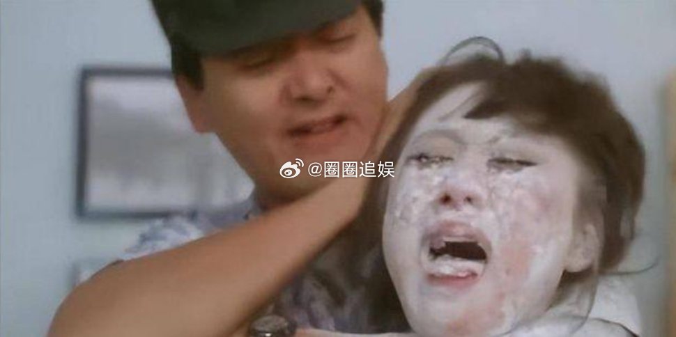 那年，利智被周润发飞踹到玻璃渣中，还联手曾志伟用面粉捂嘴，并摁入到水中。拍摄完成