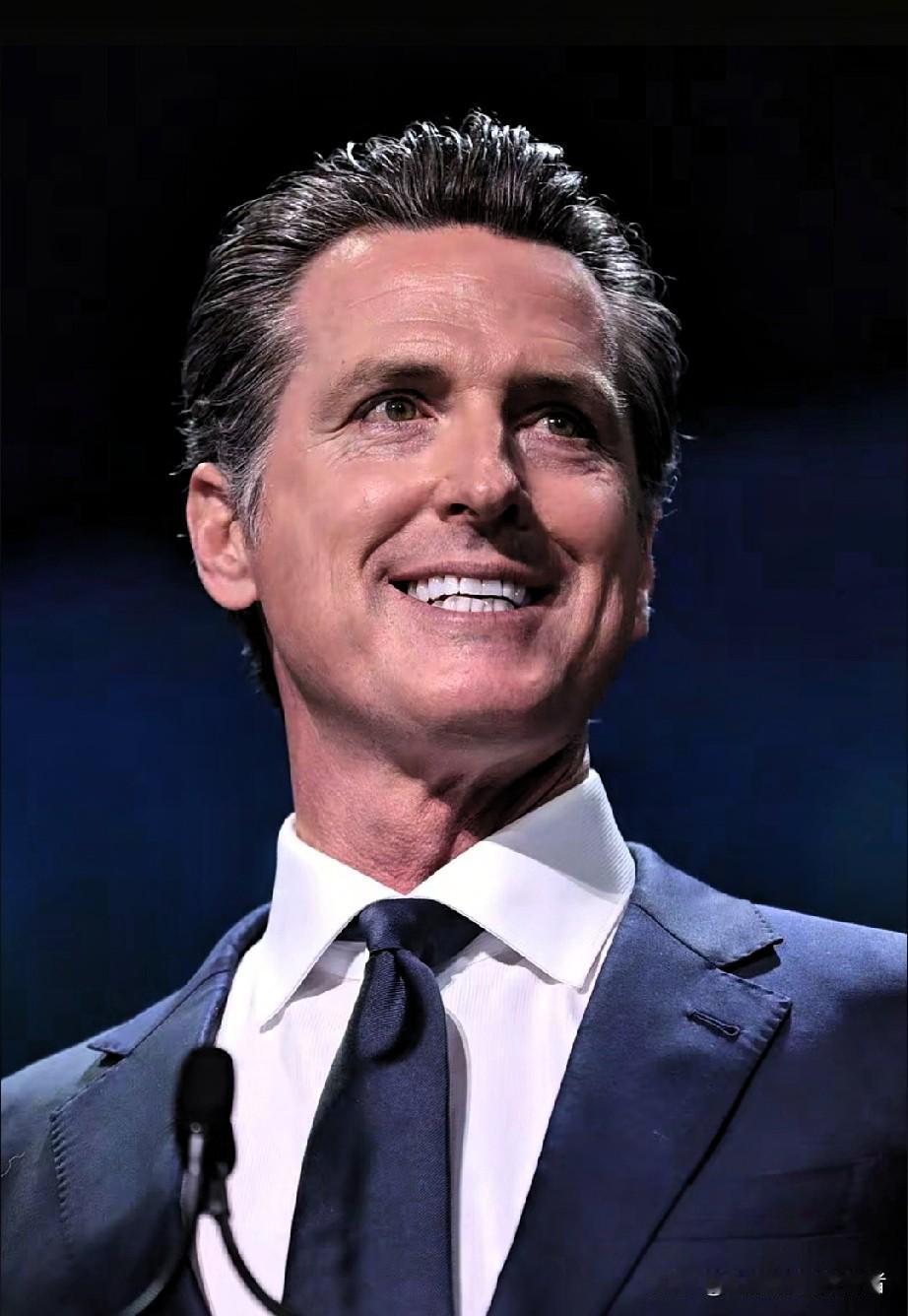 美国州长把自家政府告了！
只因不想错过中国生意

这事儿听着魔幻，却是真的——加