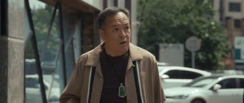 低智商犯罪还吃瓜呢抓你的来了 别人吃瓜看热闹，郑勇兵吃瓜把自己吃进去了。李茜演了