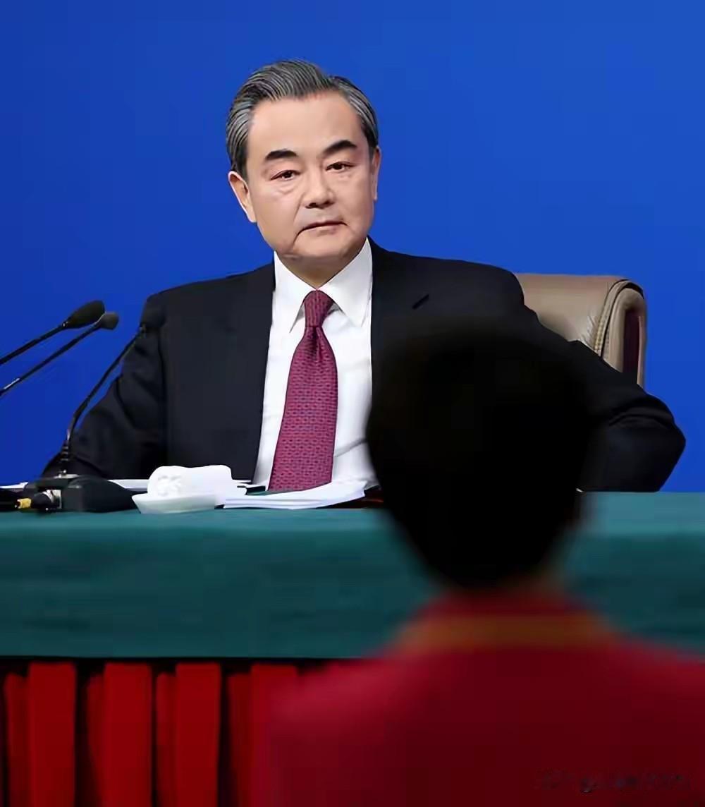 日本拟恢复二战大将、大佐等全部旧军衔，历史悲剧绝不能重演
 
　　日本图谋全面恢