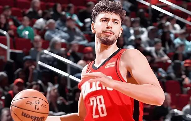 有趣的统计，申京到底该怎么打？火箭6连客战绩为2胜4负！其中4场失利申京场均出手