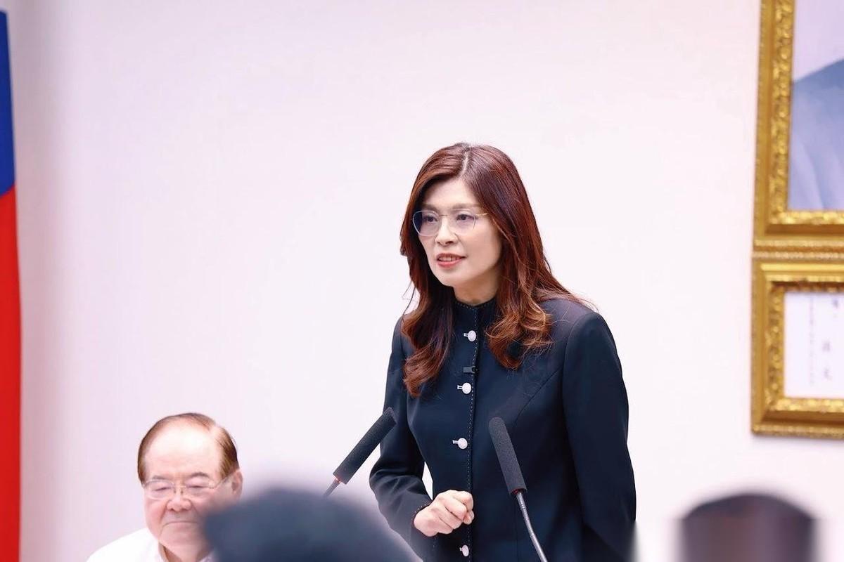 确实有点吃惊。郑丽文这次率团访问大陆，6天行程35人，总花费480万新台币，钱不