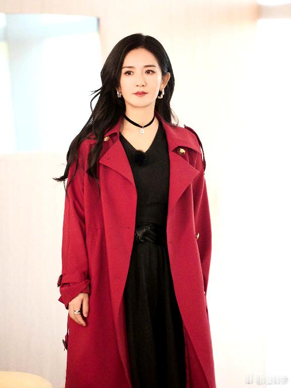 谢娜九妹的命姐姐当家 谢娜去探班张杰演唱会，牙上粘了辣椒片，杰哥帮忙拿掉后，她开