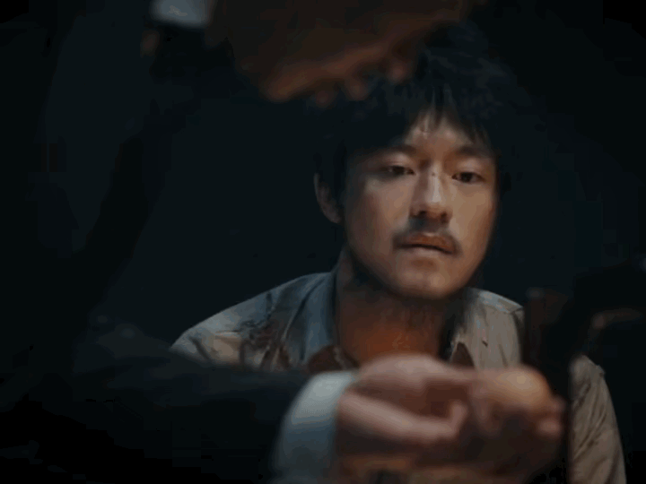 《孤舟》顾易中给肖若彤哥哥的信息，藏在鸡蛋里，但是他又不能直接将鸡蛋给肖君狭，只