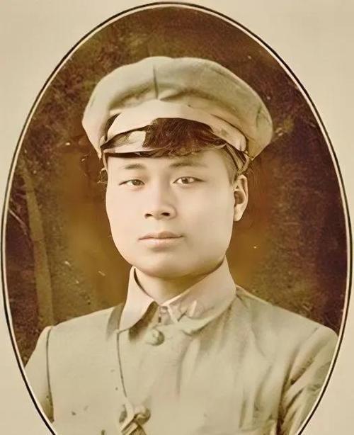 邱行湘被特赦后打算做搬运工，周恩来提醒：你们是国家干部，不能这样！
1948年3