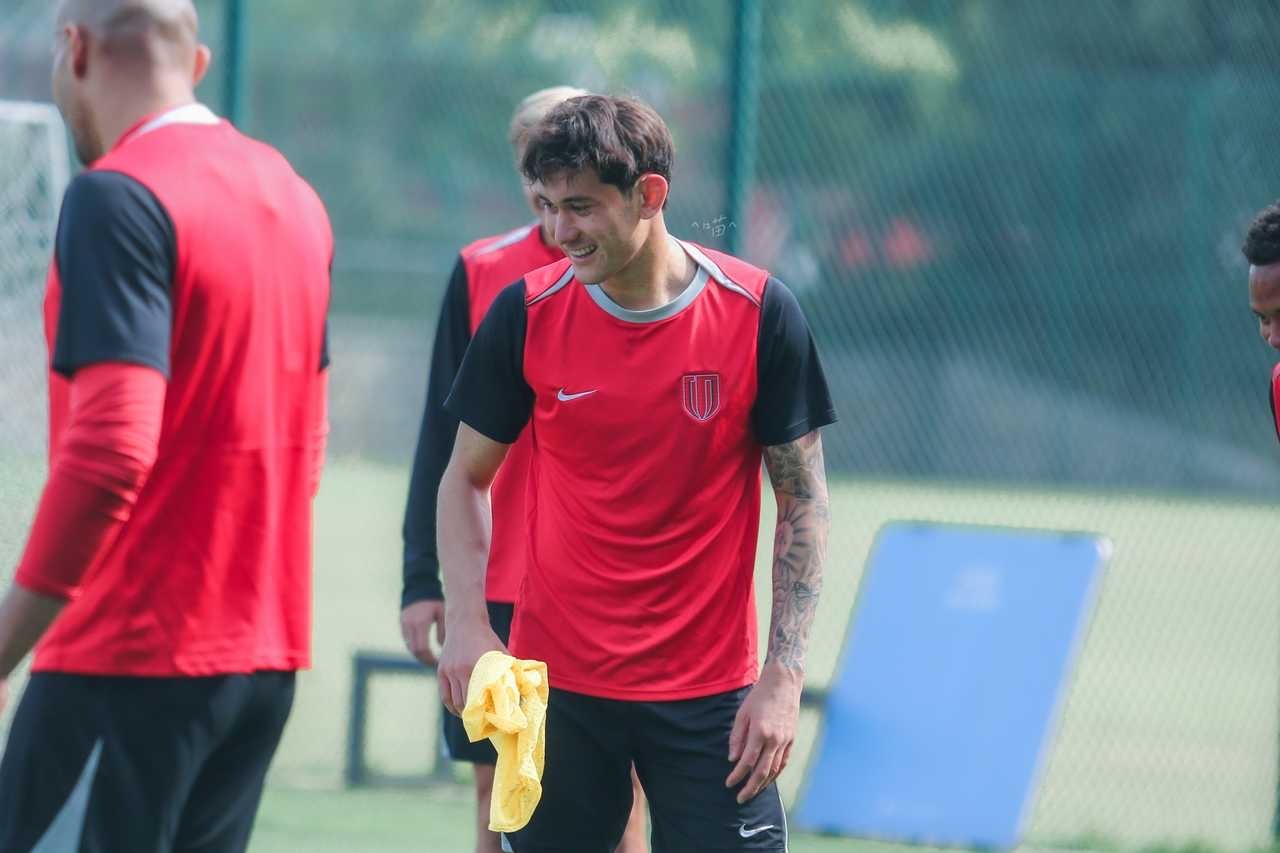 （）孩子很开心 母亲很放心 