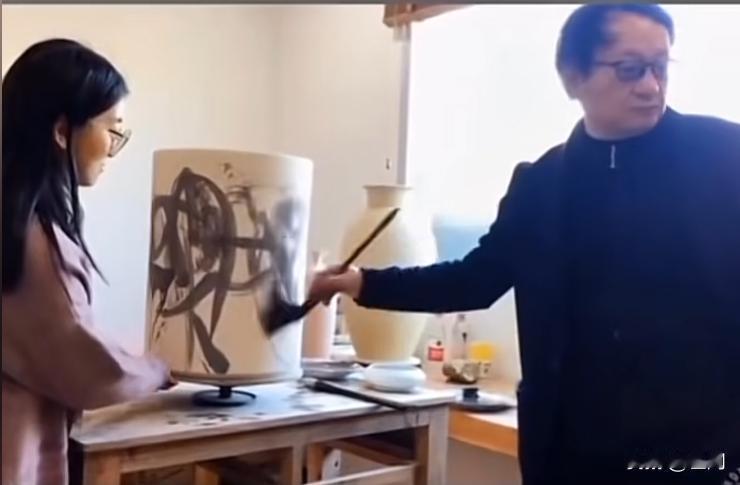 看到今天文化艺术界的妖魔鬼怪们的丑态百出的表演，你就理解为什么毛主席要对某些知识