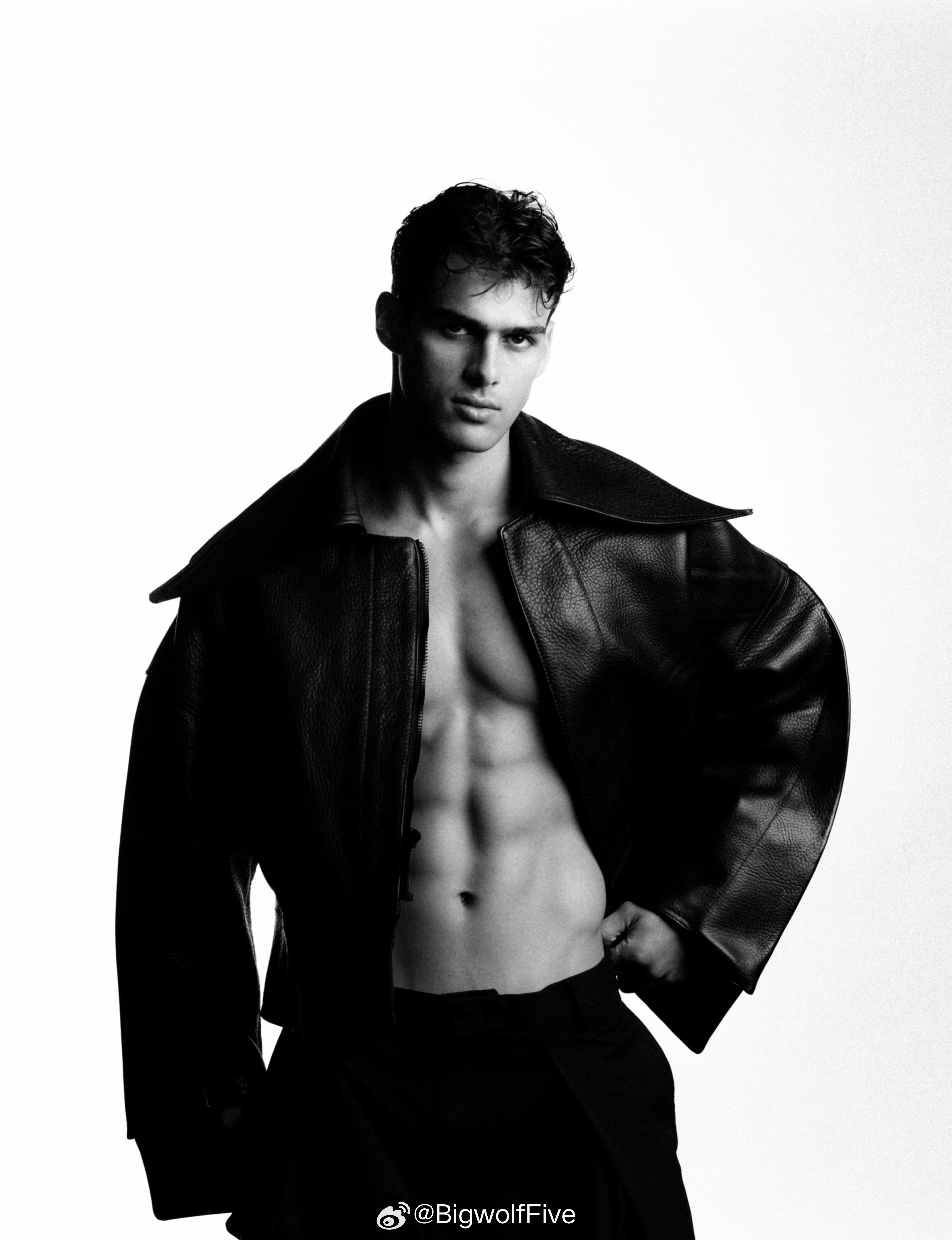 欧西酷盖WestMale摄影：Matt Alves出镜：Jacob IshakG