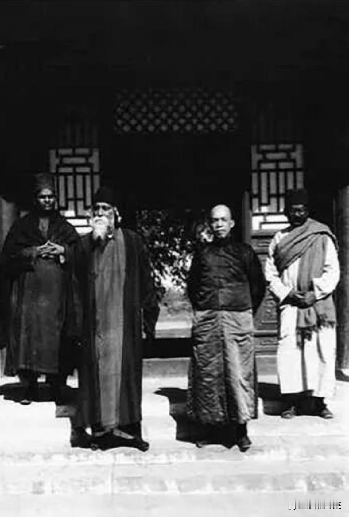 1924年4月至5月，印度著名诗人、诺贝尔文学奖得主罗宾德拉纳特·泰戈尔访华期间