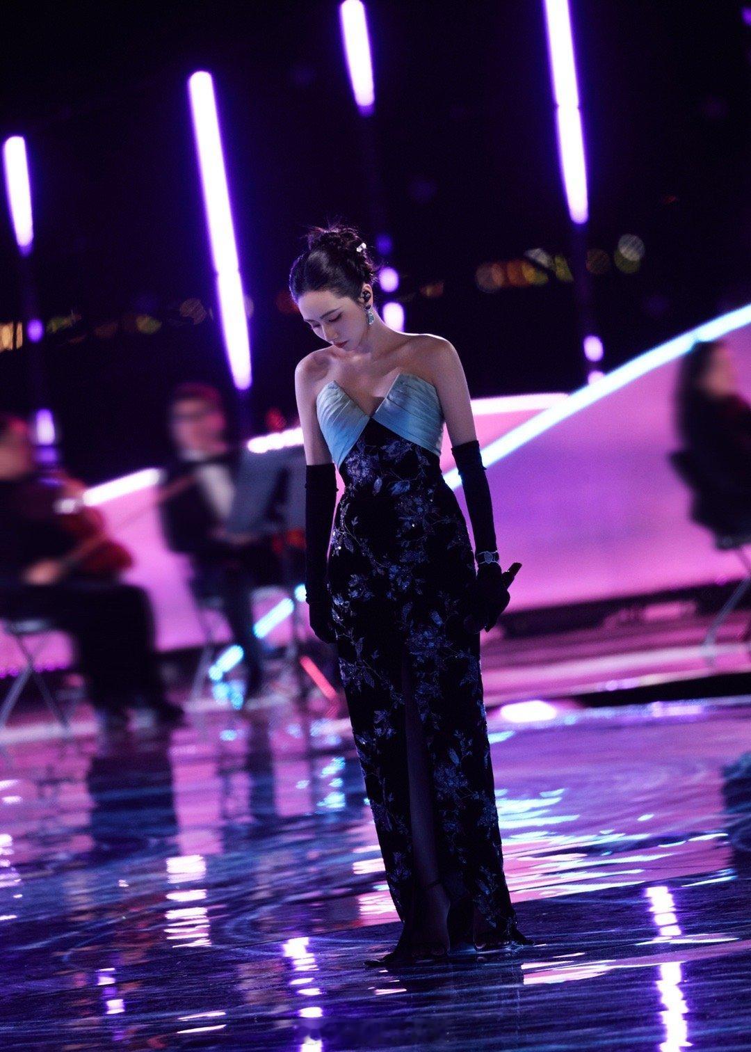 刘惜君颜人中合唱太戳心刘惜君再唱追梦人 《追梦人》遇上刘惜君，便有了直击灵魂的力