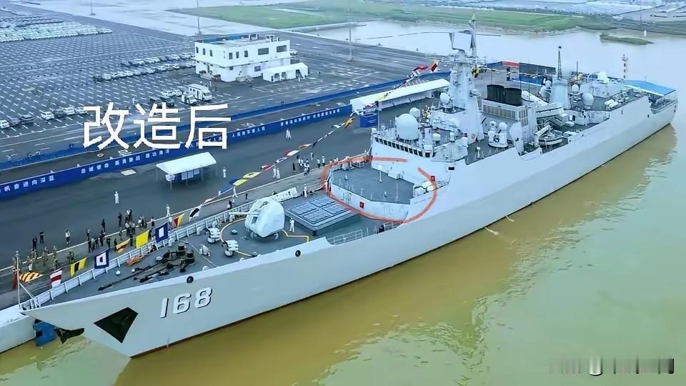 052B型“广州”舰已完成改装，但甲板浪费严重。
我们从改装前后的对比照片来看，