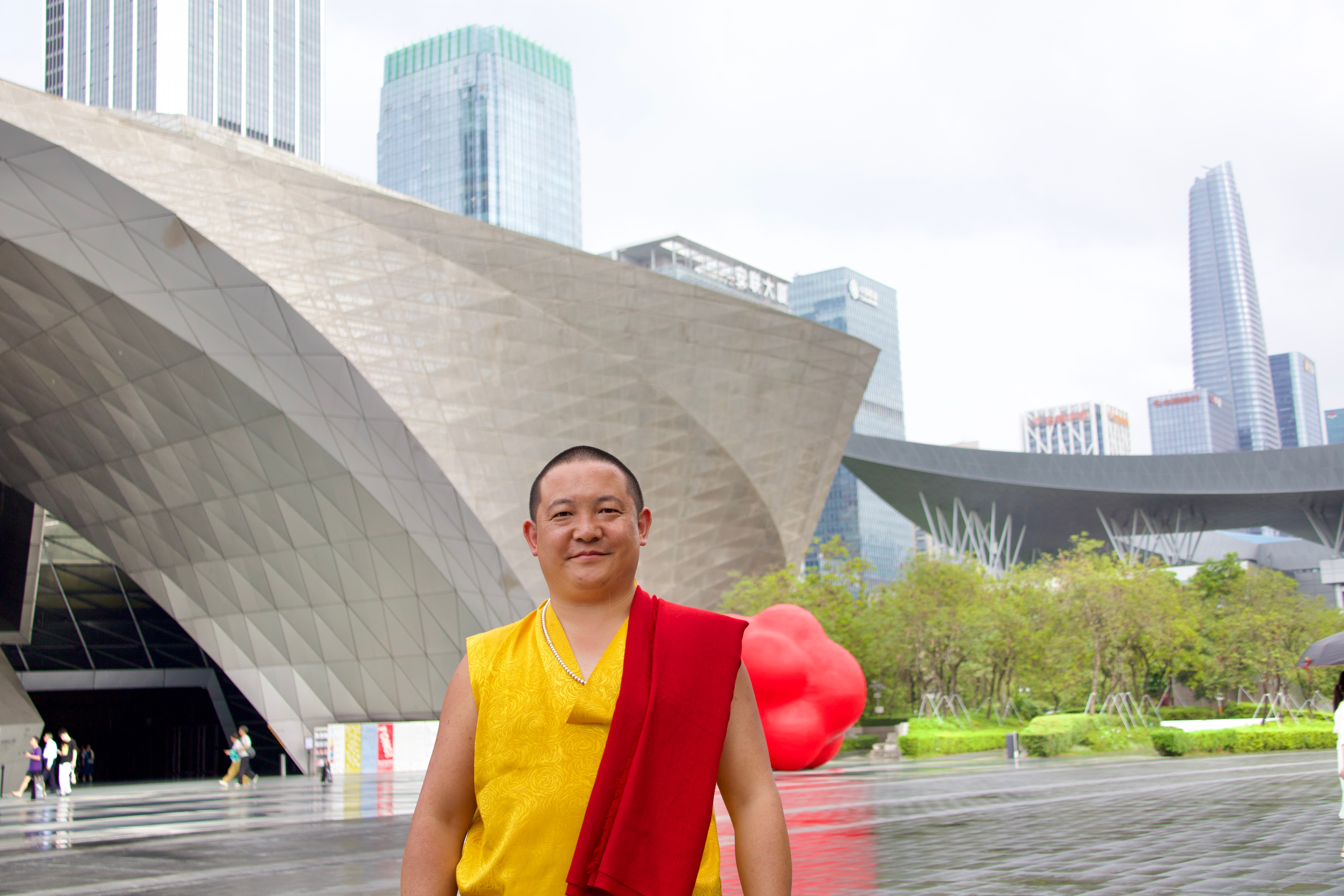 走进了深圳感受很多地方都惊讶了我的认知范围我们祖国的大好江山，国强民富 才能人民