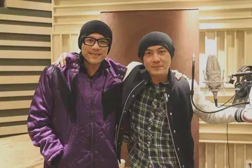 一天晚上，梁汉文跟张卫健借钱，上来就说：“兄弟，江湖救急，借我200万？”张卫健