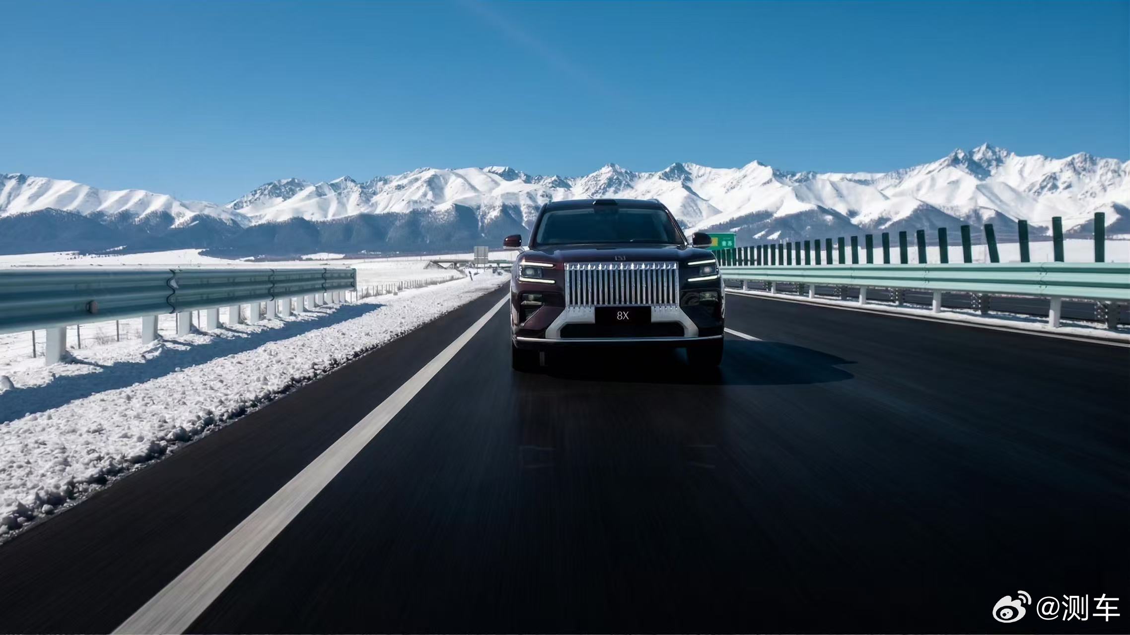 极氪回应中铁建邀请极氪与中国铁建跨界联动，《伟大公路巡礼》正式上线。极氪8X驰骋