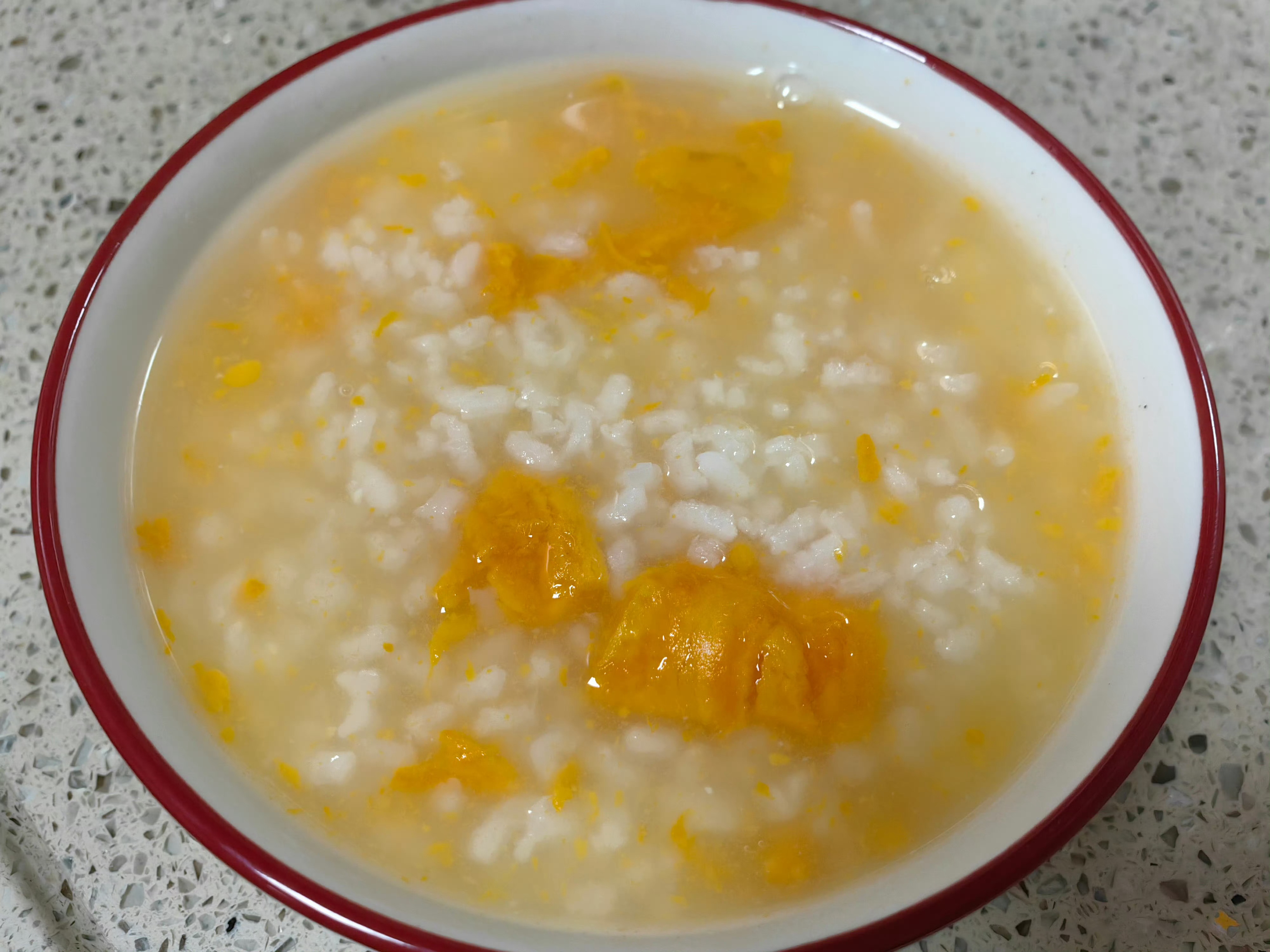 家常菜 红烧鱼，炒长豆角，菜脯煎鸡蛋。红薯粥。