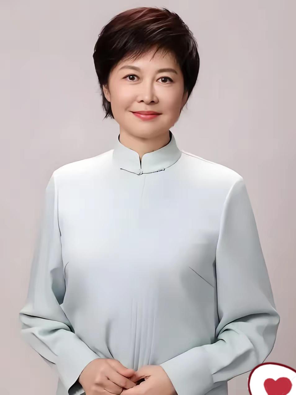 敬一丹走了！

翻完她的经历，才发现这位老主持人退休后的日子，完全打破了大家对晚