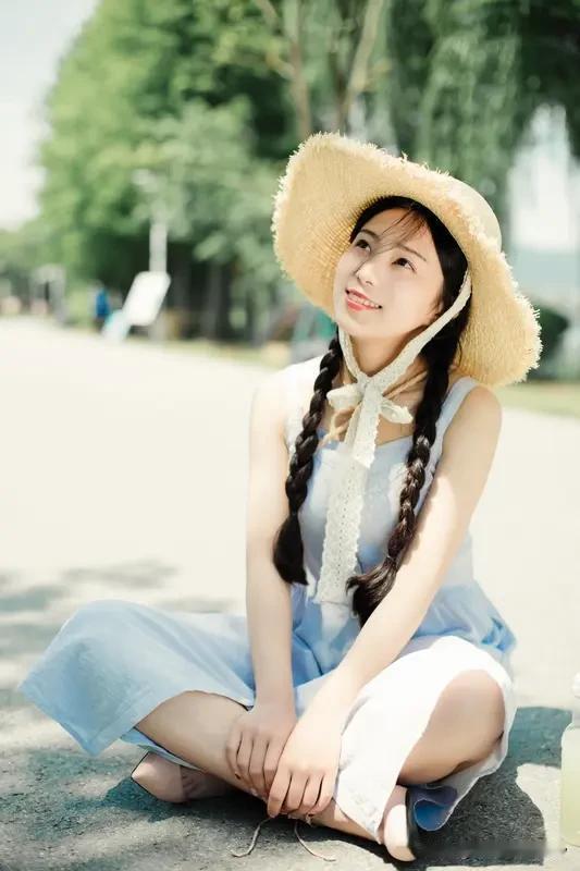 贞洁这事儿，在现代社会还真不能一概而论说女人不把它当回事对不对。以前，贞洁观念根