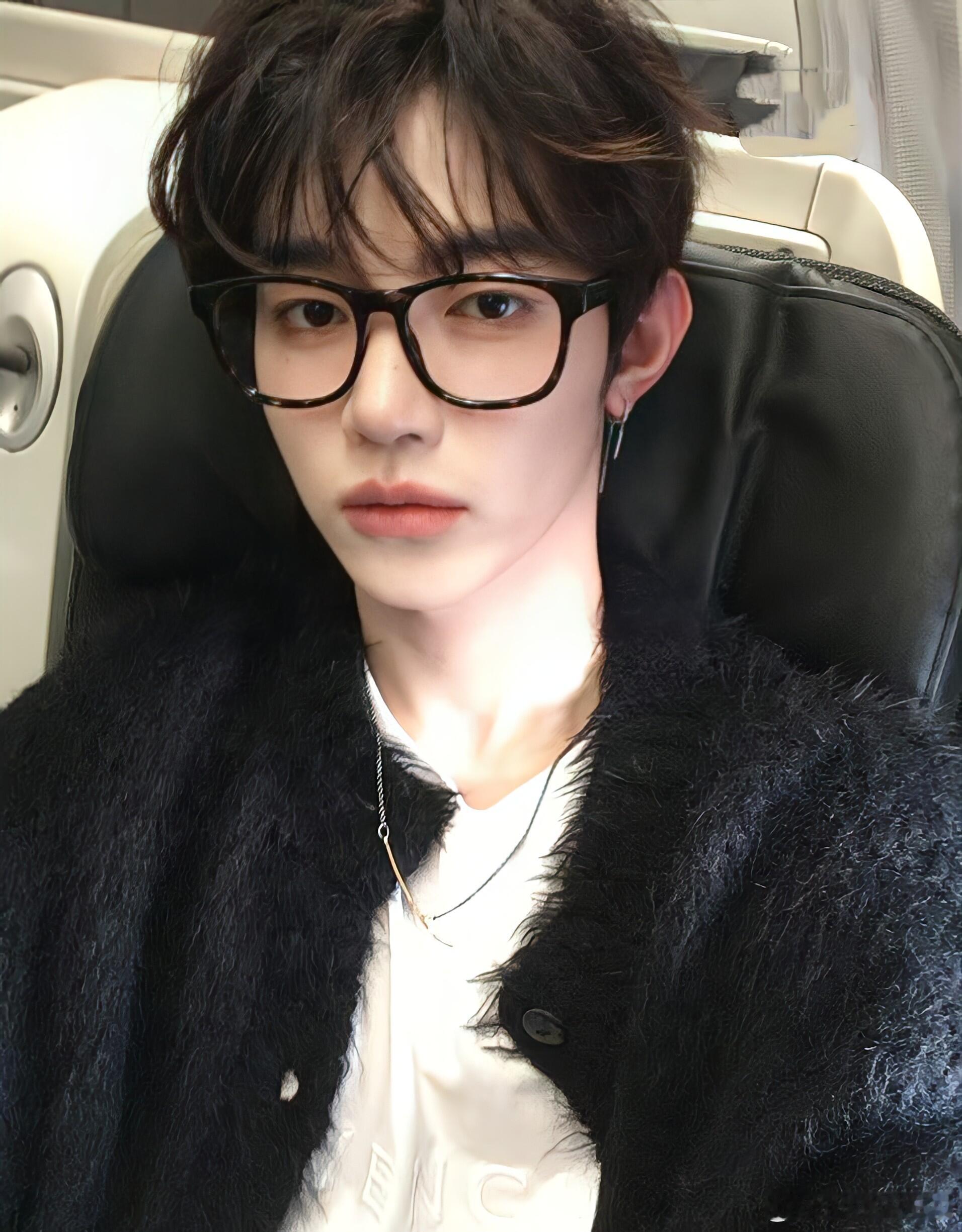 章昊开通微博章昊的个人微薄要来了吗！ 