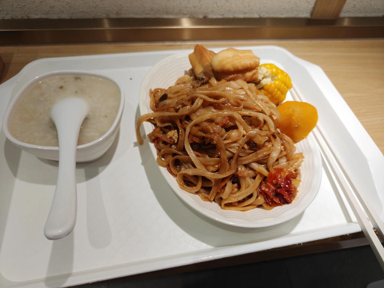 号外号外！在广州，只要支付8元钱，早餐管饱管够，因为是自助，随便你吃撑！这不是噱