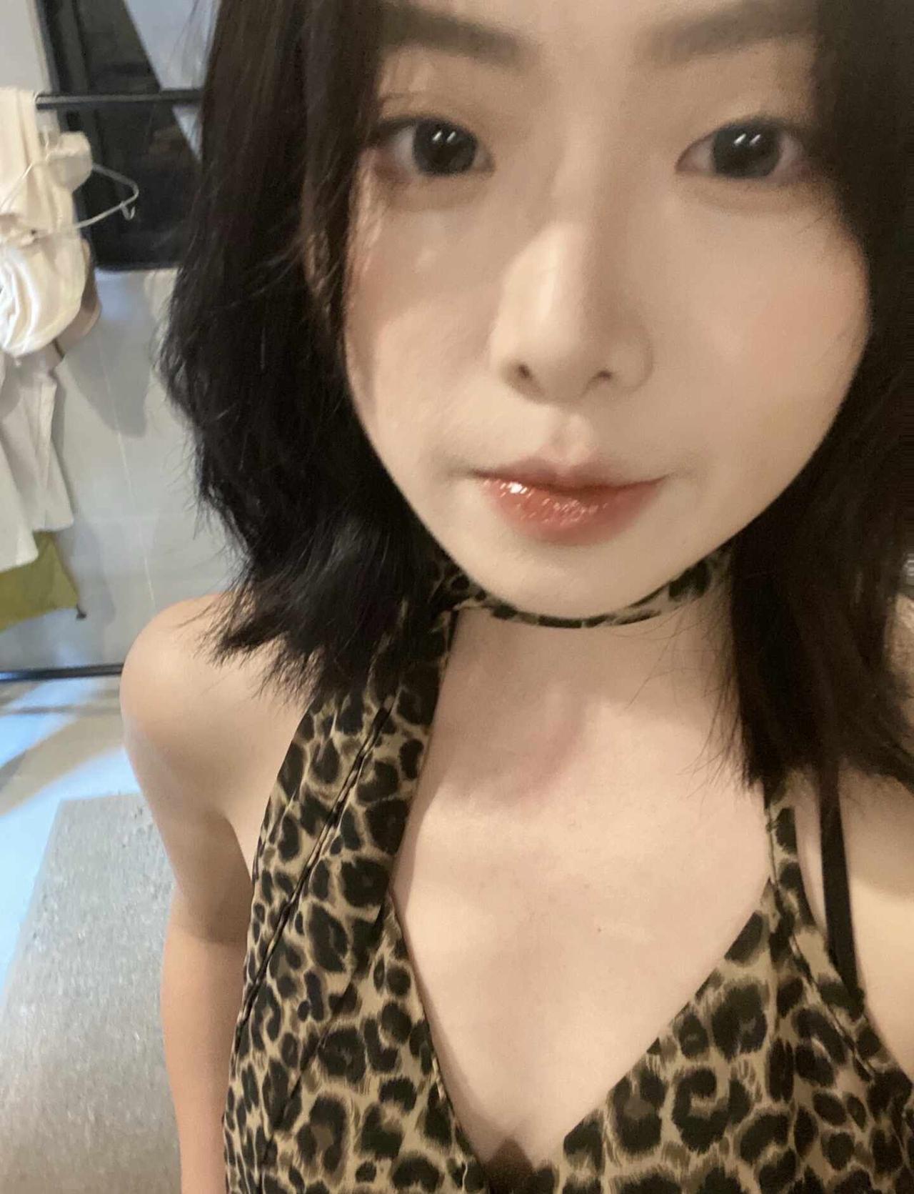跳水都穿这！？🫣
豹纹 闪回千禧年代