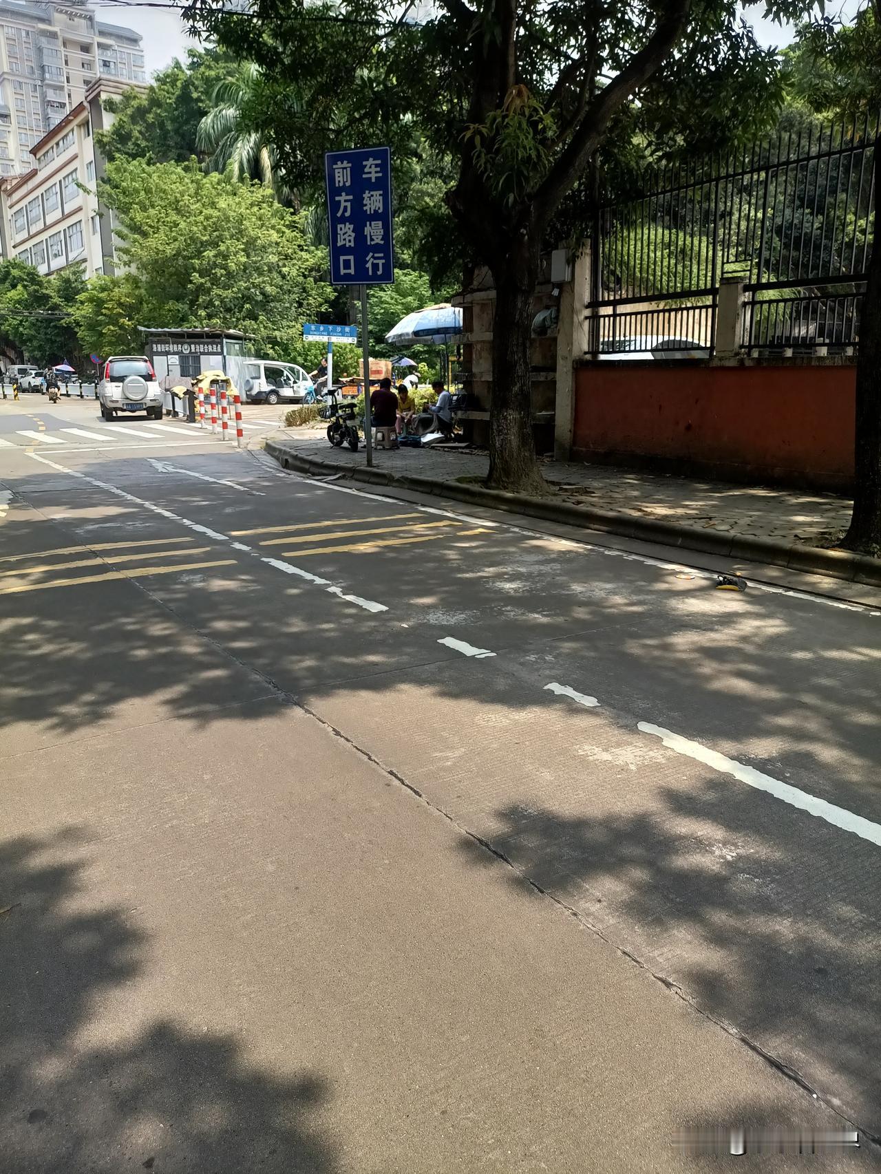 这种街头手艺重出江湖了。

好多年没有看到这种手艺人了。

今年九月的太阳似乎并