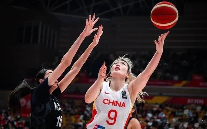 中国女篮迎来奥运资格赛开门红，对阵新西兰大胜47分，比分94-47，两大王牌内线