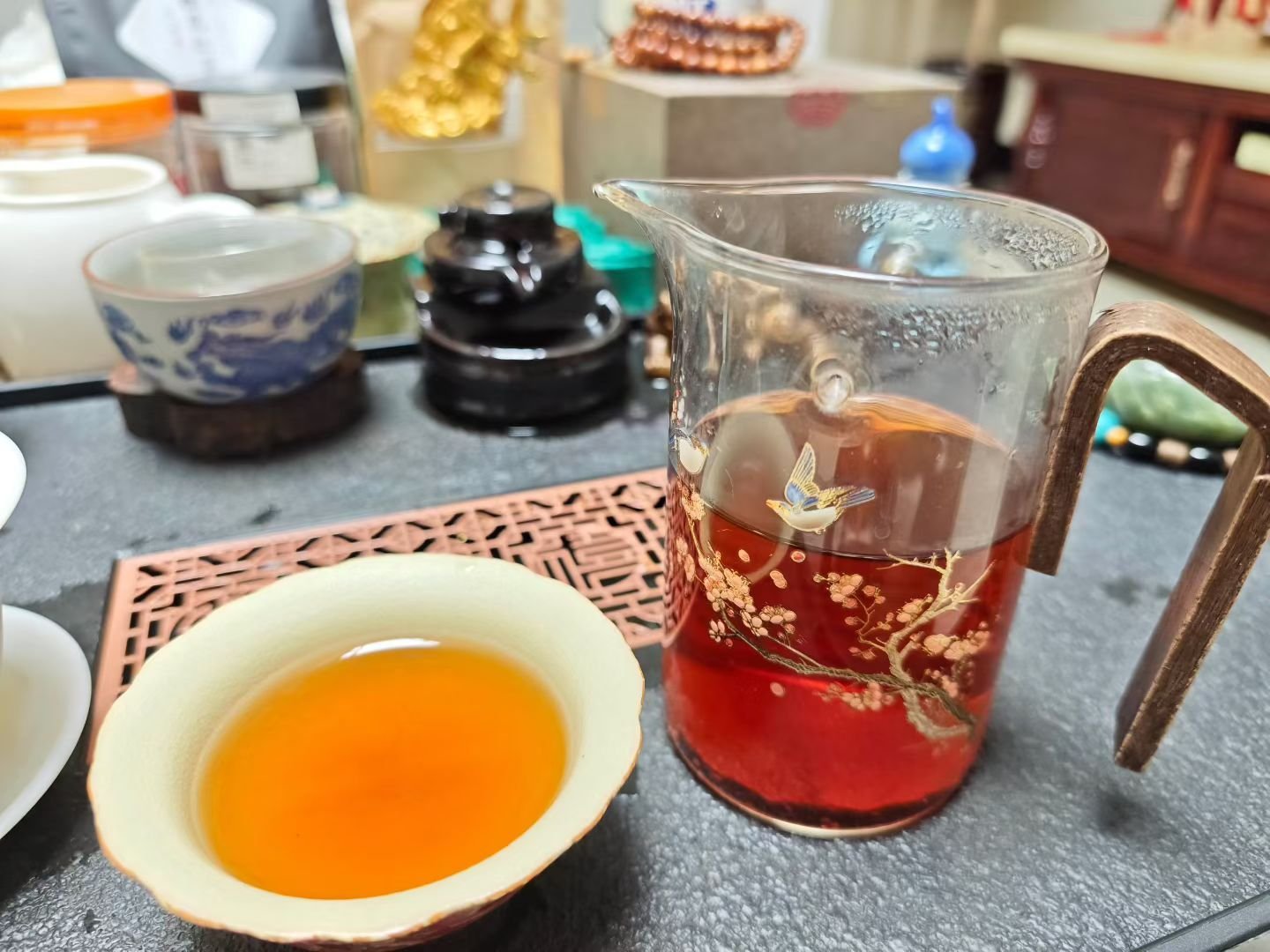 一周总要留点时间给自己，窗外有风，桌上有茶，日子就这样慢慢过也挺好刘一茗的这个桂