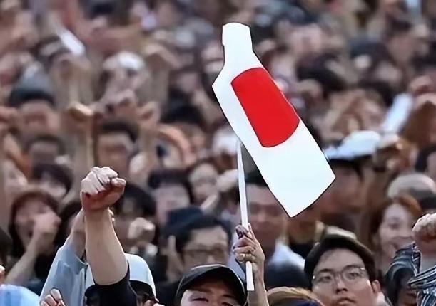 日本华人表示“中国打不过日本”，这句话在网络上掀起了巨大争议，日本武器领先中国3