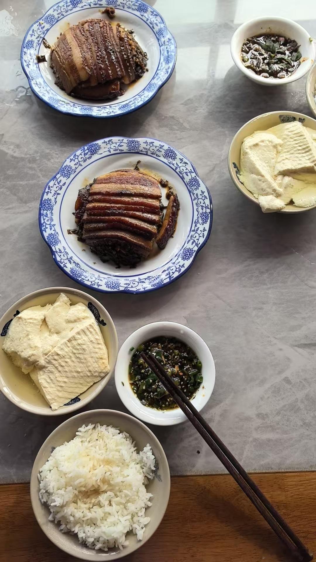 宽窄观察 这哪里是一顿早饭，这分明是涪陵人的“味觉图腾”！这一碗“白如玉、嫩如脑