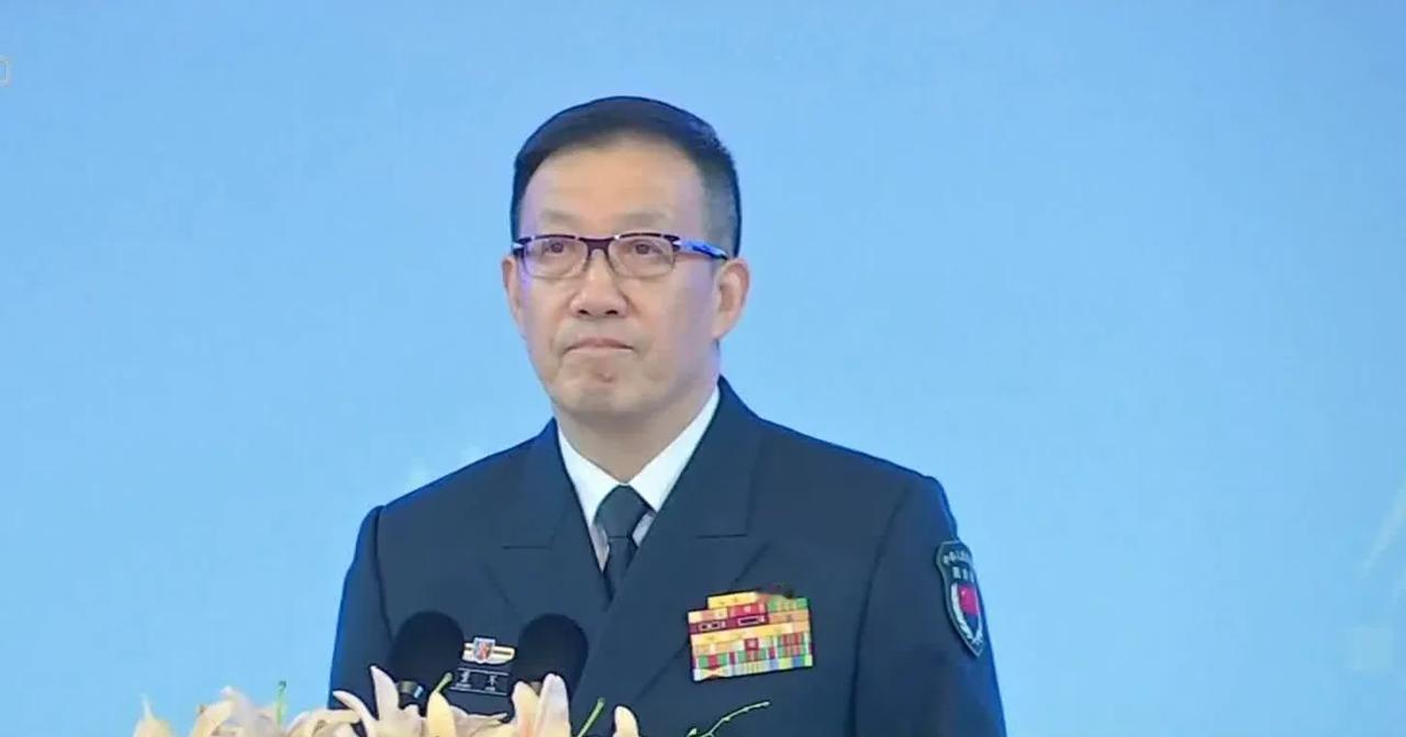 【中国防长董军：大国之间良性互动，当好世界稳定源】
9月13日，中国防长在第十一