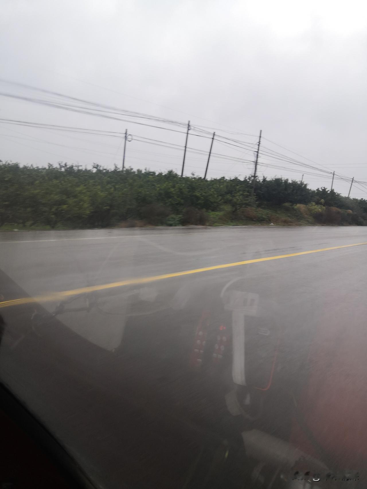 分享一张你骑行的照片这是一张珍贵的相片在骑行中偶然发现大自然如此的美丽，所以照下