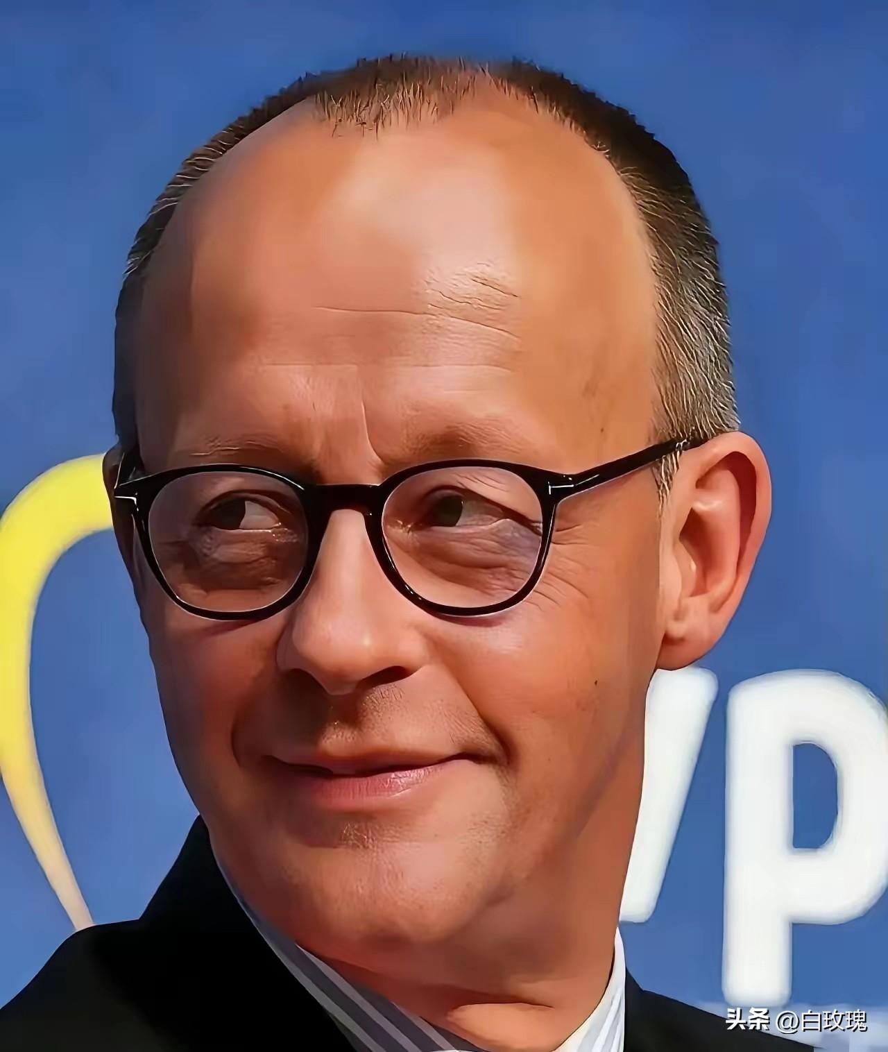 默茨访华结束后在德国演讲，语气激动持续咆哮，台下激烈鼓掌！也许是中国之行的刺激太