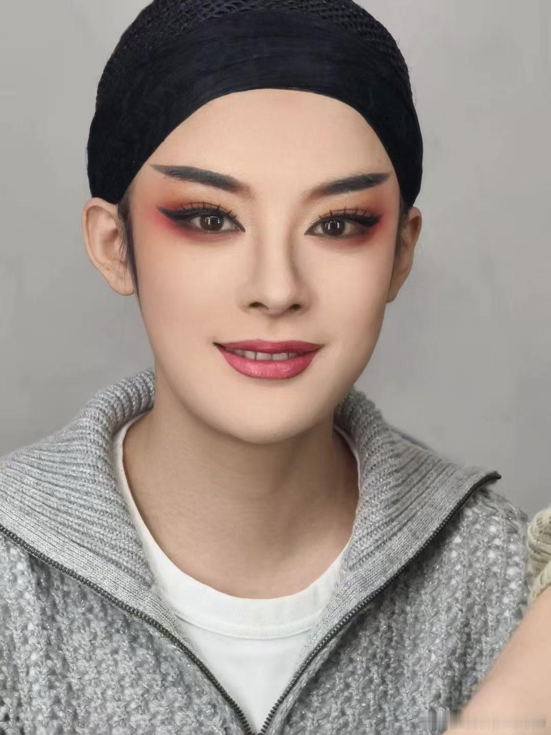 陈丽君说不喜欢先说喜欢先做浙江卫视越剧春晚 被陈丽君的务实打动，少说多做一直是她