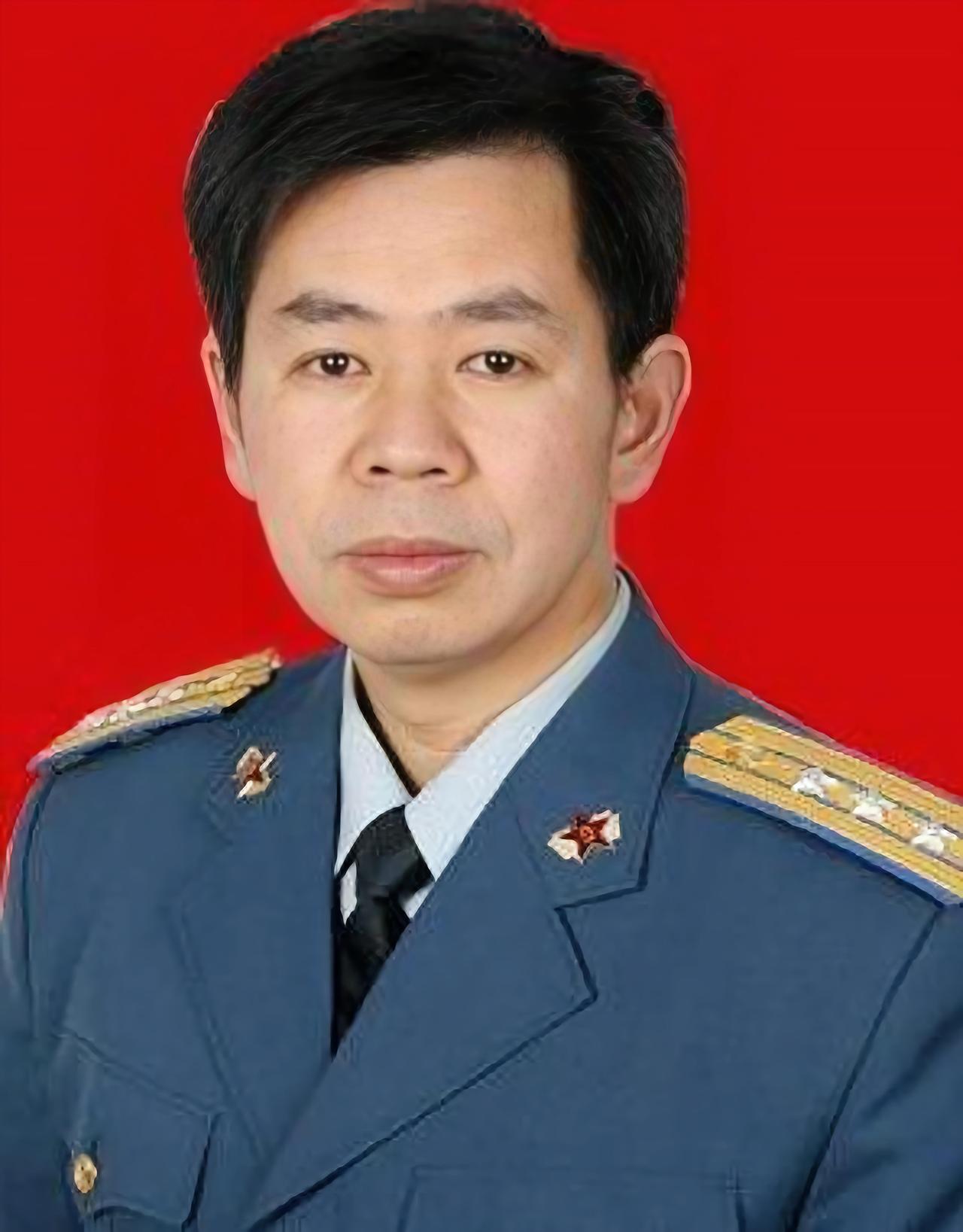 被成为“鹰派人物”的军事专家戴旭认为，“国家在维护核心利益，关乎生死存亡的时候，