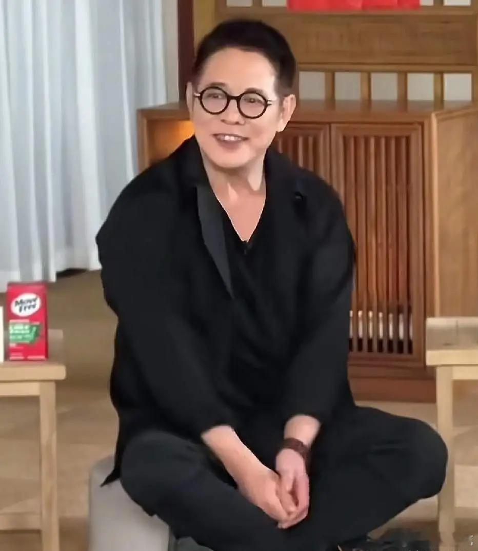 有个奇怪的现象，大家发现了没有？同样是功夫巨星，李连杰因为“换 心 脏”风波生龙