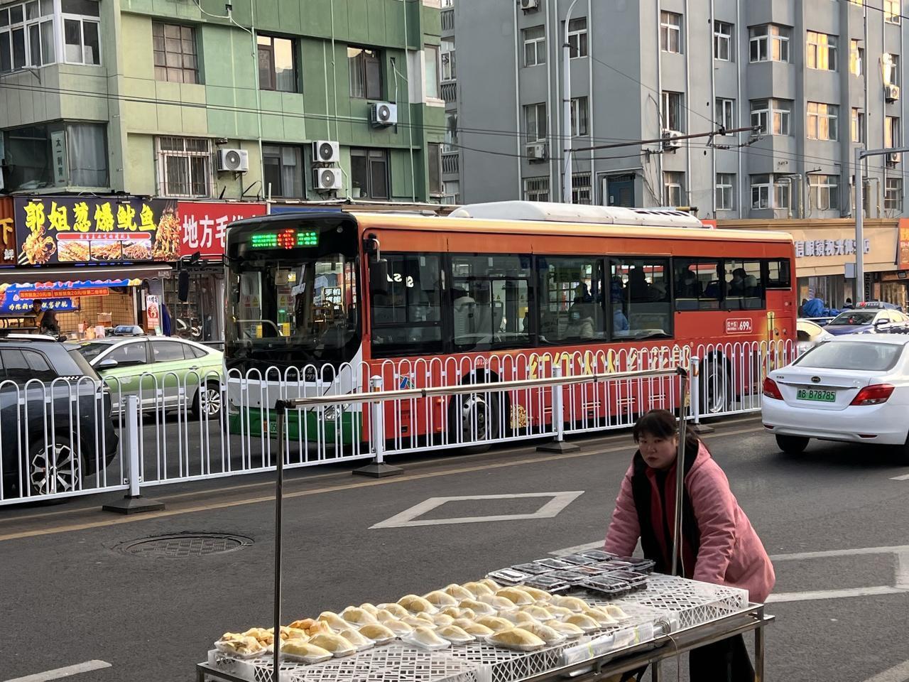 于海青：为何说要善待每个街边讨生活的人？虽然如今大部分人的日子都有点苦，因为要面