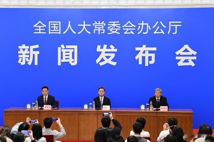 12万亿财政计划落地，地方上拖欠的工程款、人员工资、企业补助都有盼头了。

但这