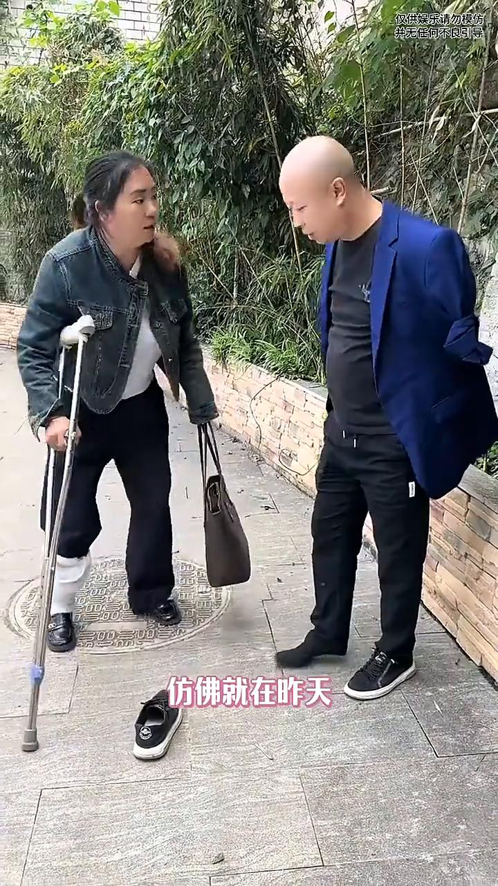 有过多少往事，仿佛就在昨天。有过多少朋友，仿佛还在身边。也曾心意沉沉，相逢是苦是