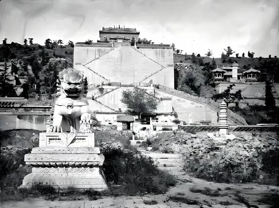 1870年百年前被毁的颐和园老照片。