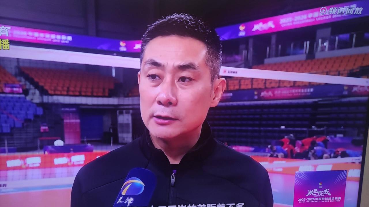 天津女排，振作起来，冲击四强
      尽管季后赛天津女排遭遇两连败，但昨日北